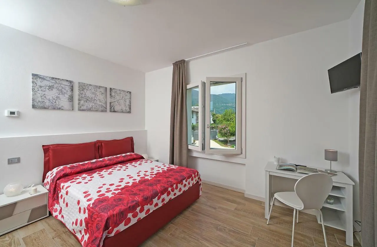 Apartment La Luna Nel Lago Roe Italy