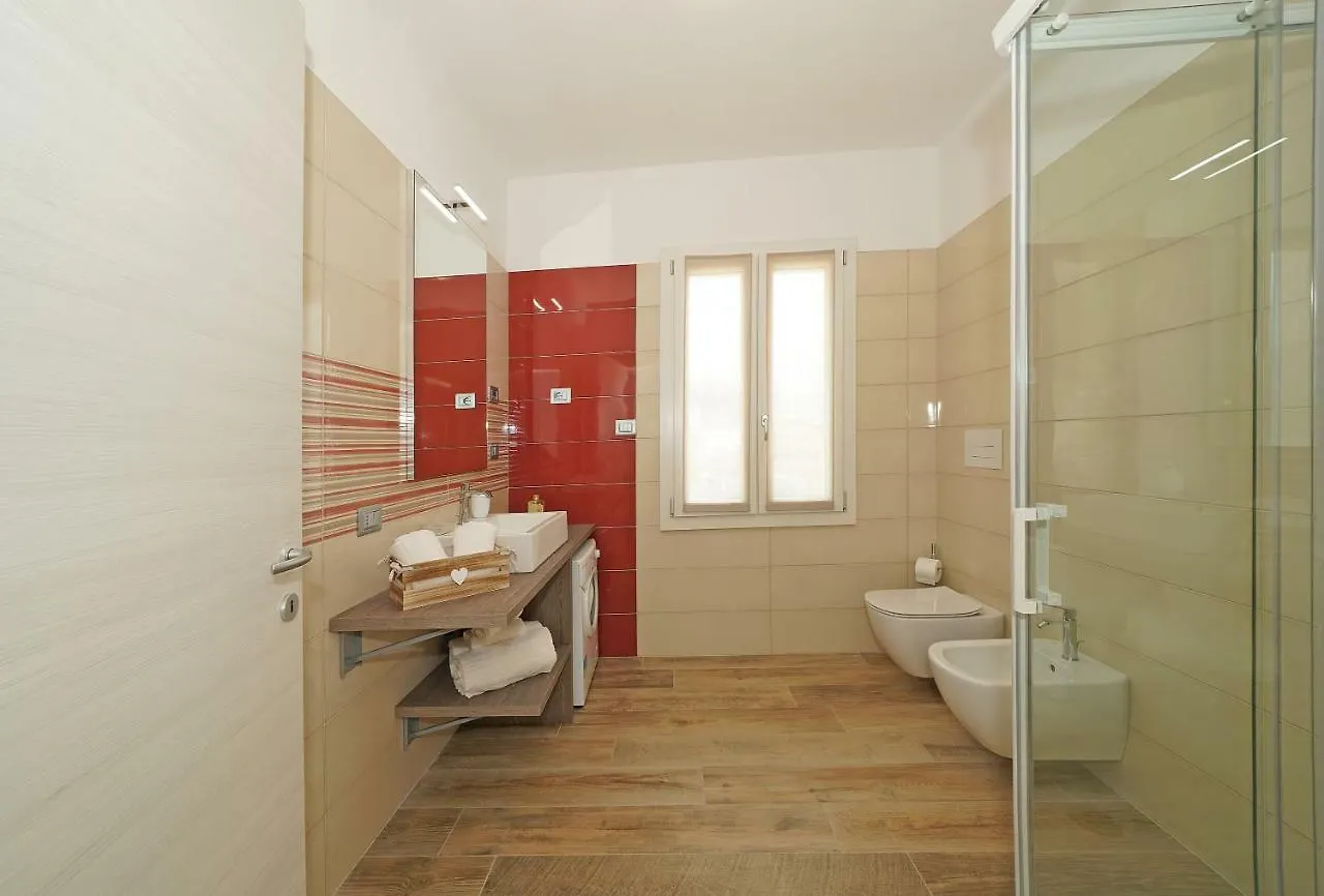 Apartment La Luna Nel Lago Roe Italy