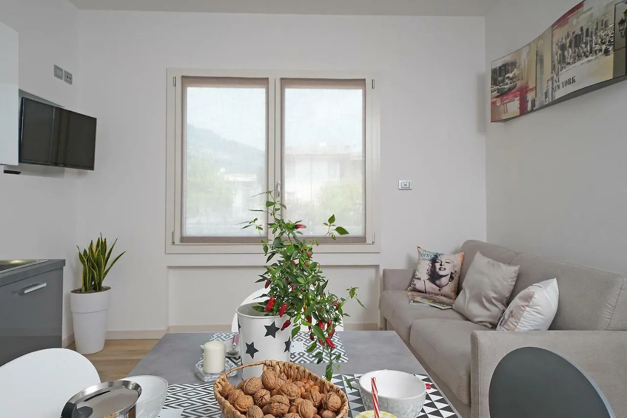 Apartment La Luna Nel Lago Roe